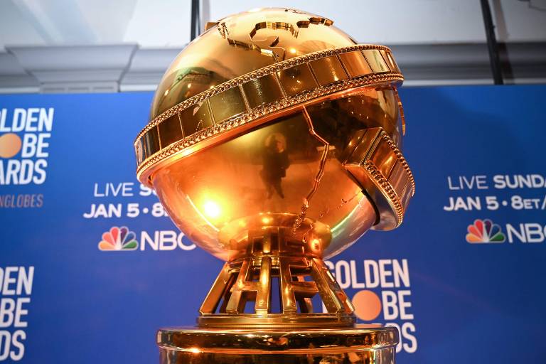 Estátua no formato do troféu do Globo de Ouro na edição de 2019 do evento