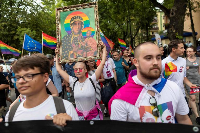 Com aval do papa, Vaticano proíbe bênção a união gay e chama homossexualidade de pecado - 15/03/2021 - Mundo - Folha