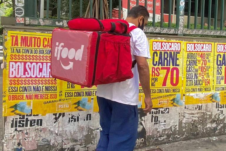 Campanha 'Bolsocaro' critica aumento de preços pelas ruas de SP