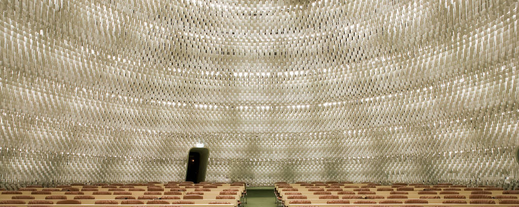 Auditório da sede do Partido Comunista Francês, em Paris, obra de Oscar Niemeyer