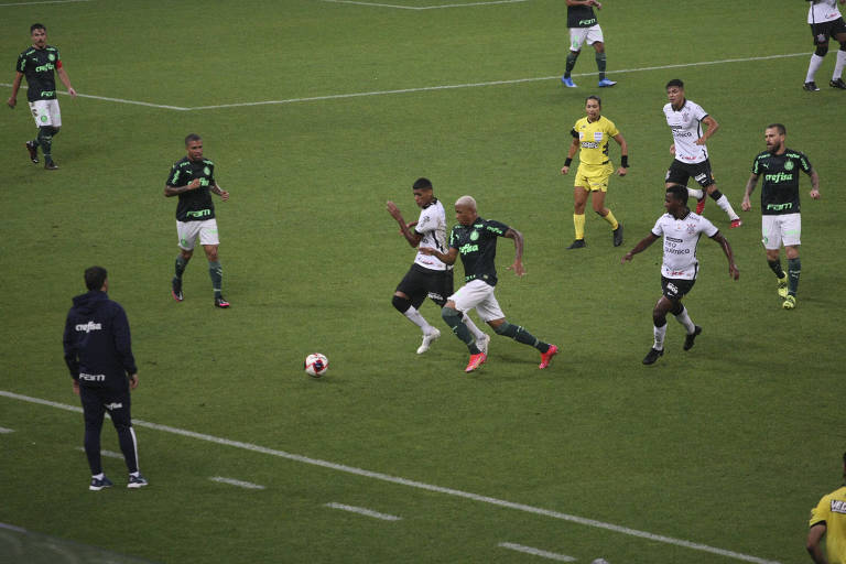 Corinthians, que teve surto de Covid-19 no elenco, enfrentou o Palmeiras com vários desfalques