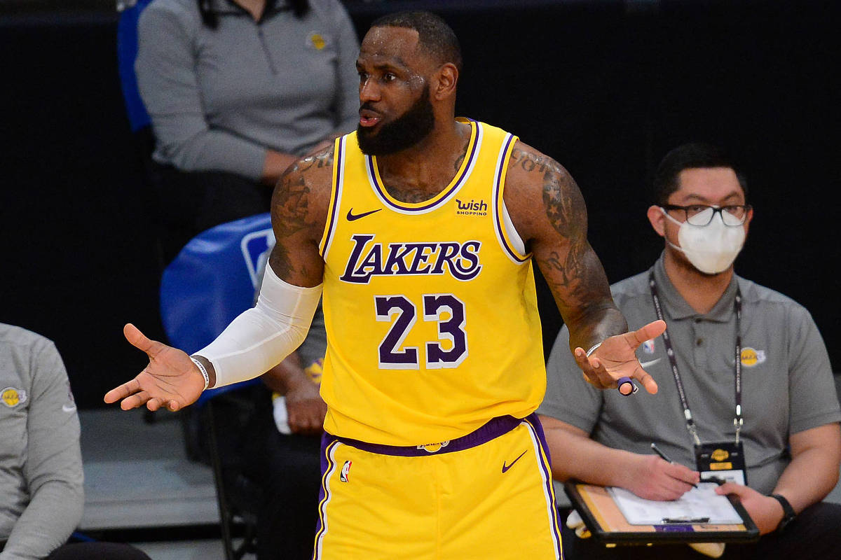 Curtindo um jogo da NBA em Los Angeles 