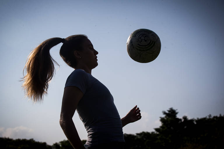 Comunicando-se por Libras, Stefany Krebs recebe boas-vindas do Palmeiras -  Libras Online