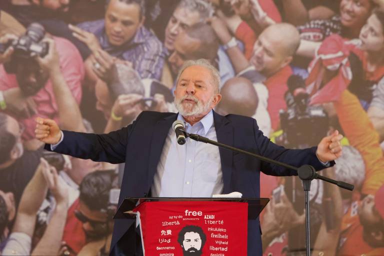 Lula fala após decisão do Supremo que o liberou para disputar as eleições