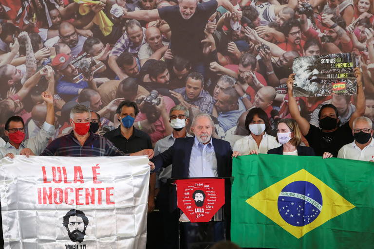 Lula concede entrevista coletiva no Sindicato dos Metalúrgicos de São Bernardo, dois dias após a decisão do ministro Edson Fachin anular suas sentenças de prisão determinadas pela Lava Jato