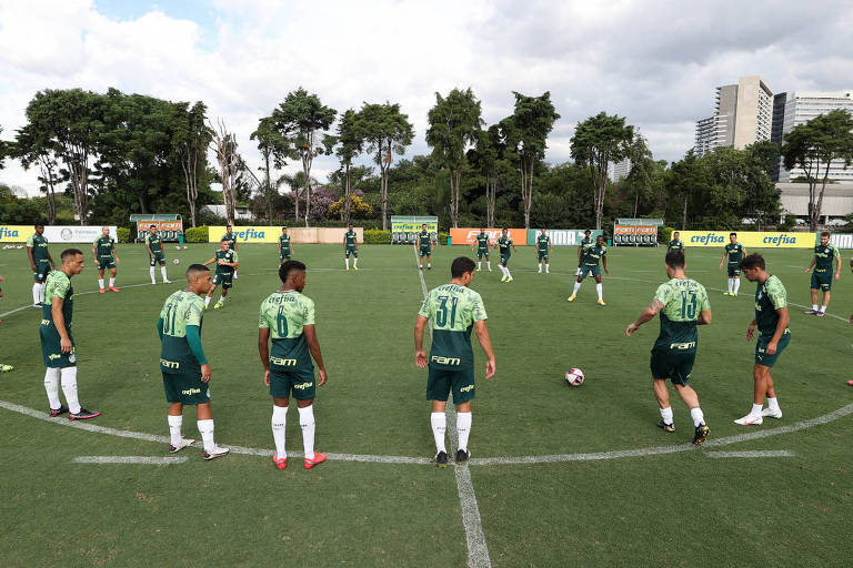 Jogadores do Palmeiras durante treino da equipe