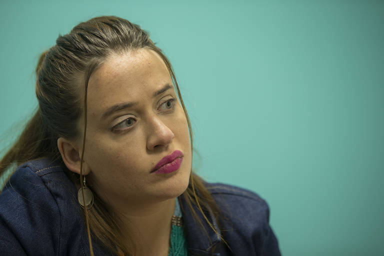 A deputada do PSOL, Isa Penna, dá entrevista após sofrer assédio do Deputado Fernando Cury, durante sessão na Assembleia Legislativa.