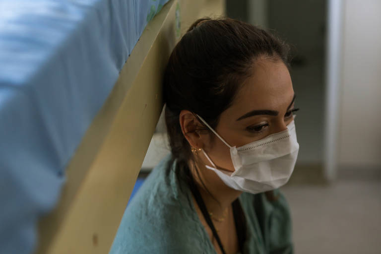 A médica intensivista Rebeca Klarosk no local de descanso do Iamspe (Instituto de Assistência Médica ao Servidor Público Estadual de São Paulo)