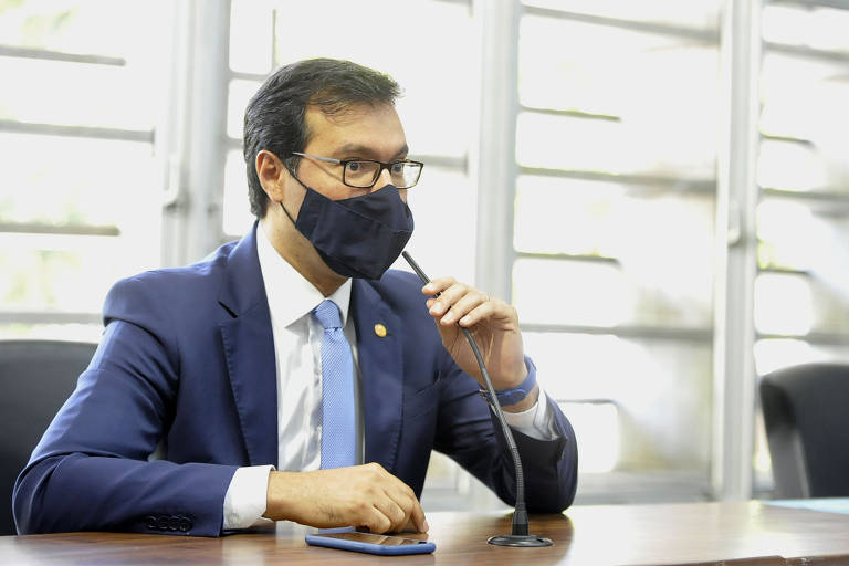 ALEX DE MADUREIRA (PSD) - De Piracicaba (SP), Alex, está no primeiro mandato e é pastor da Assembleia de Deus. É autor de projeto de lei contra o abandono de animais e contra venda de álcool em terminais de ônibus. É autor de lei que proíbe farmácias de exigir CPF sem informar sobre a concessão de descontos.