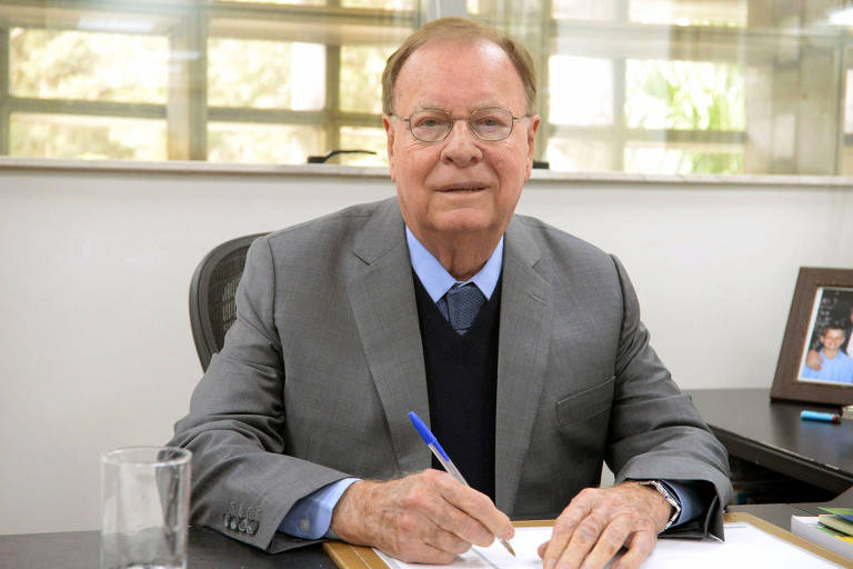 Estevam Galvão (DEM) - Veterano, exerce o quinto mandato na Assembleia, o quarto consecutivo. A trajetória política começou nos anos 70, como vereador pela Arena, partido de apoio ao regime militar.
Com base eleitoral na região do Alto Tietê, na Grande São Paulo, Estevam foi prefeito por quatro vezes de Suzano.