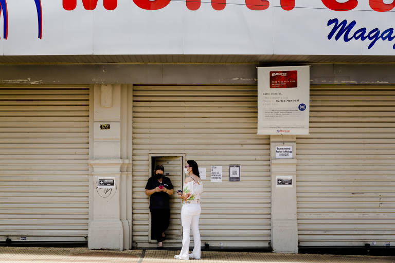Comércio fechado na rua 9 de Julho, no centro de Araraquara