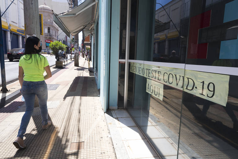 Lojas fechadas em Araraquara; cidade fez lockdown de dez dias a partir de 21 de fevereiro