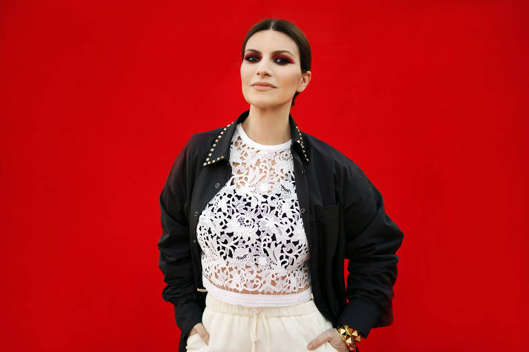 A cantora Laura Pausini, que faz novo show no Brasil em março do ano que vem