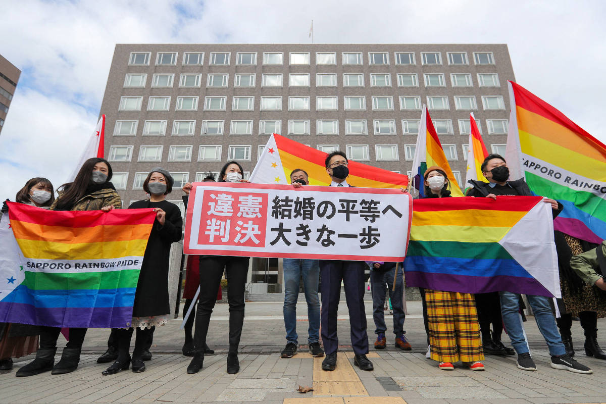 Justiça do Japão considera inconstitucional barrar casamento gay -  17/03/2021 - Mundo - Folha