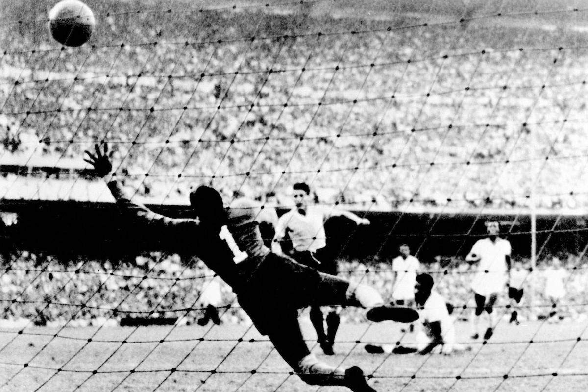 O poeta e as torcidas de futebol