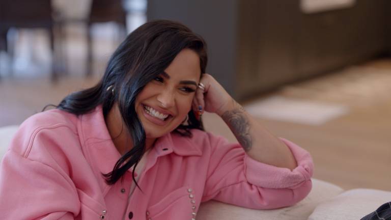 Demi Lovato entrou numa loja de sorvete e viveu experiência traumática -  24/04/2021 - Ricardo Araújo Pereira - Folha