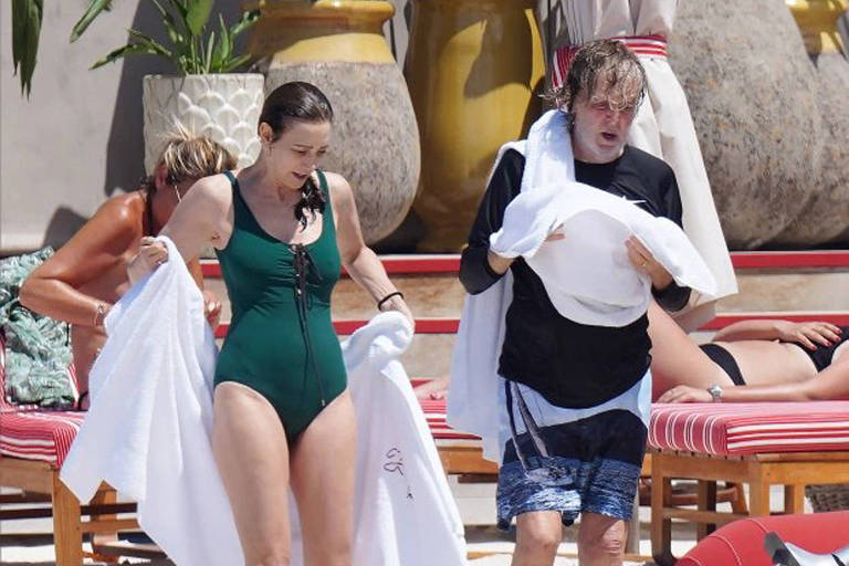 Paul McCartney e sua esposa aproveitam praia no Caribe