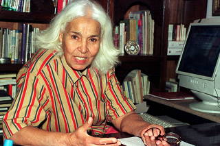 FILE PHOTO: Egyptian writer Nawal el-Saadawi during an interview with Reuters in Cairo May 23, 2001. Saadawi, po