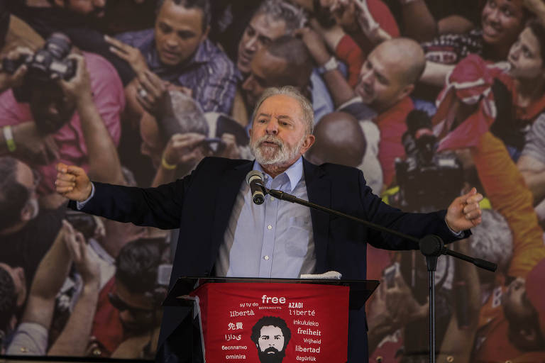 Frei Betto levou a Cuba biografia de Lula para entregar a Raúl Castro