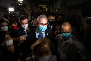 Marcelo Queiroga é recebido com protesto na USP, em São Paulo