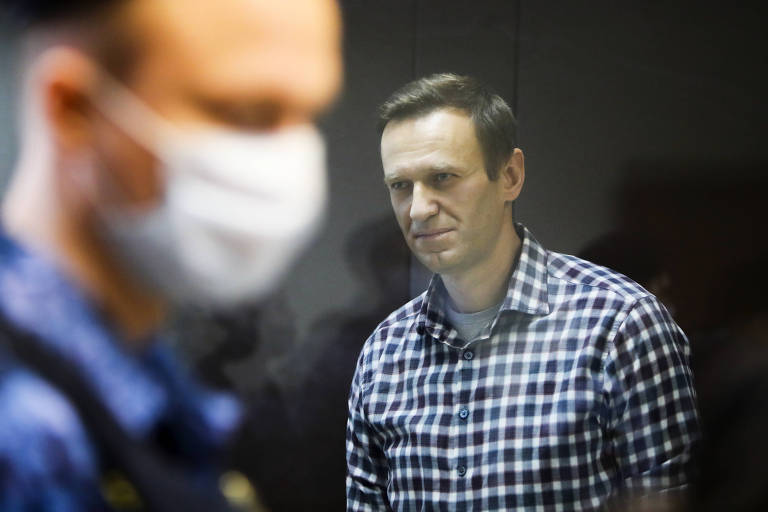 Alexei Navalni durante audiência sobre apelação à sentença que o colocou na prisão