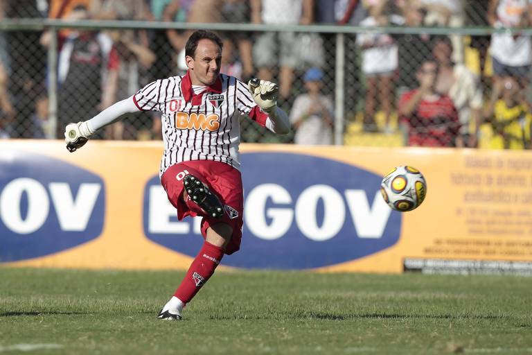 Gol contra a Portuguesa, no Paulista de 2011, foi o 98º da carreira do goleiro são-paulino