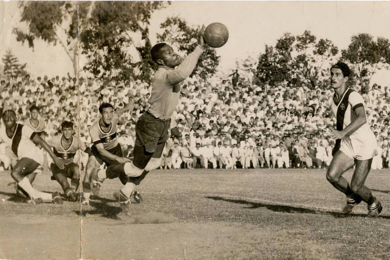 Estreia de Barbosa pelo Vasco, em jogo contra o Grêmio, em 1945