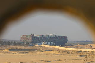 Giant container ship stranded in Suez Canal