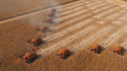 Colheita de soja em Mato Grosso; estado é responsável por 10,2% da produção mundial