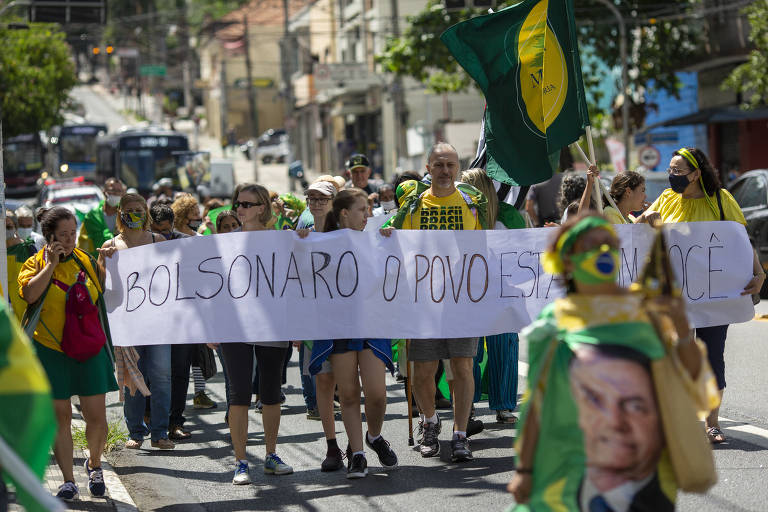 Em São Paulo, Marcha da Família Cristã reúne apoiadores de Bolsonaro e defende intervenção militar