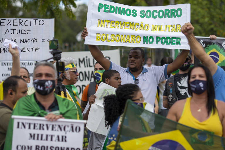 Marcha da Família Cristã, em São Paulo, convocada por apoiadores do presidente Jair Bolsonaro. Os manifestantes pediam principalmente "intervenção militar com Bolsonaro no poder".