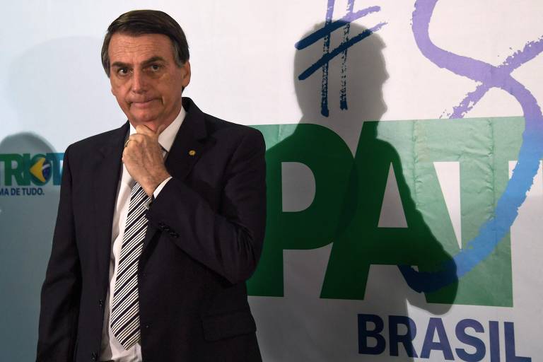 Jair Bolsonaro durante coletiva de imprensa em que anuncia sua intenção de concorrer à Presidência