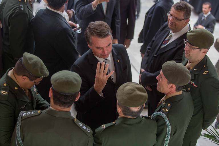 Pré-candidato à Presidência, Jair Bolsonaro foi  a formatura de passagem de comando do CMSE (Comando Militar do Sudeste) no Quartel General do Ibirapuera . 