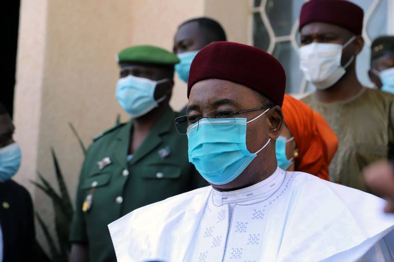 Níger vive tentativa de golpe às vésperas de transição presidencial