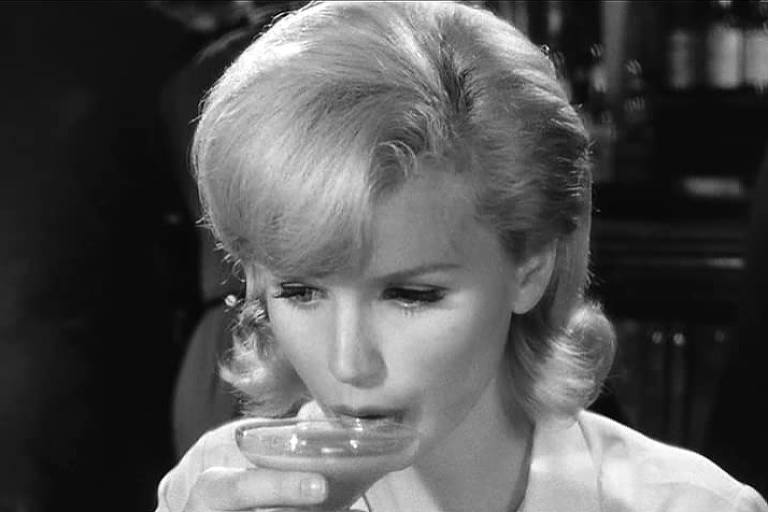 Lee Remick em cena do filme 'Vício Maldito', de 1962