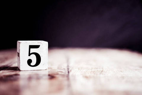 Numerologia para 2021: As previsões para o ano 5. Por um lado, novas perspectivas e mudanças. Por outro, medo do novo, desejo de preservar o que é seguro e acomoda, são as tendências da numerologia para 2021