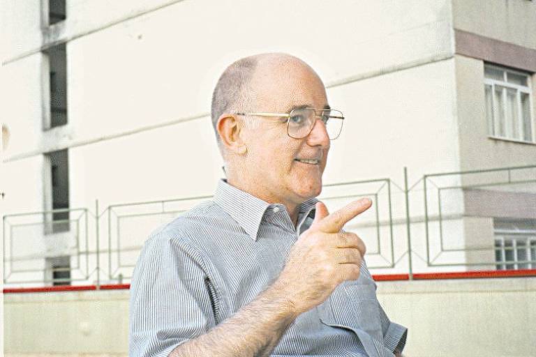 O historiador Frank McCann, especialista em militares brasileiros, em 1999
