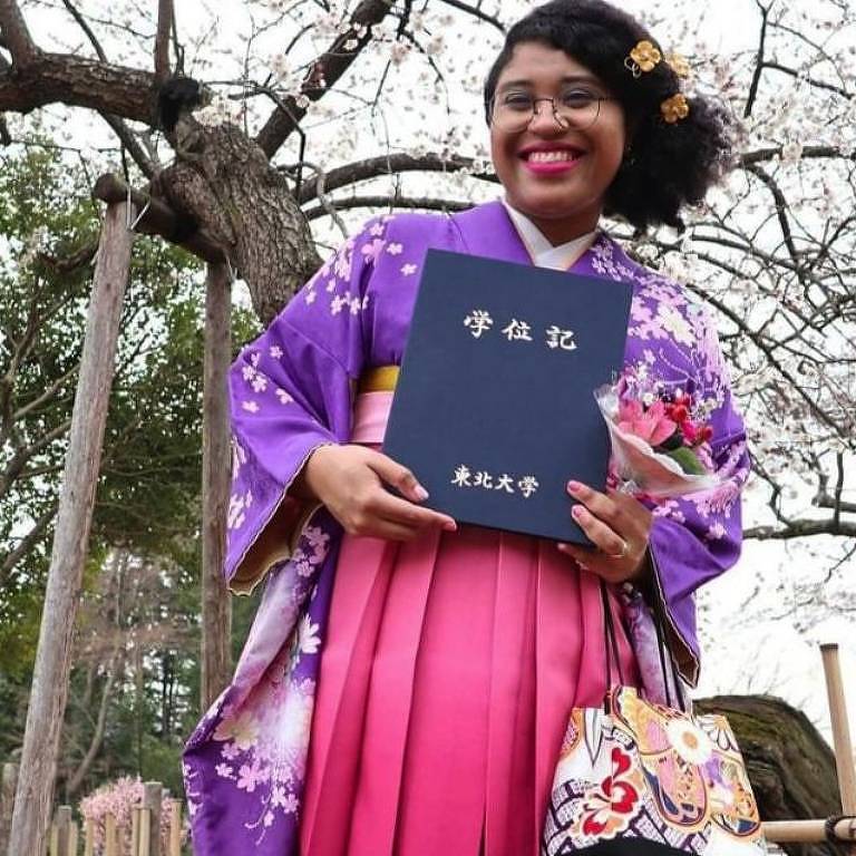 "Me formando de kimono e afro": foto de Mari Melo viralizou no Instagram e no Facebook