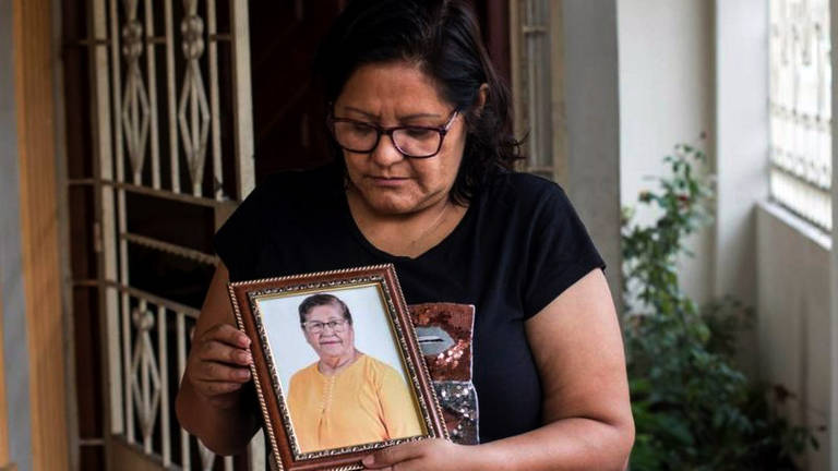 Mulher vive há 1 ano com cinzas de desconhecido em sua casa no Equador
