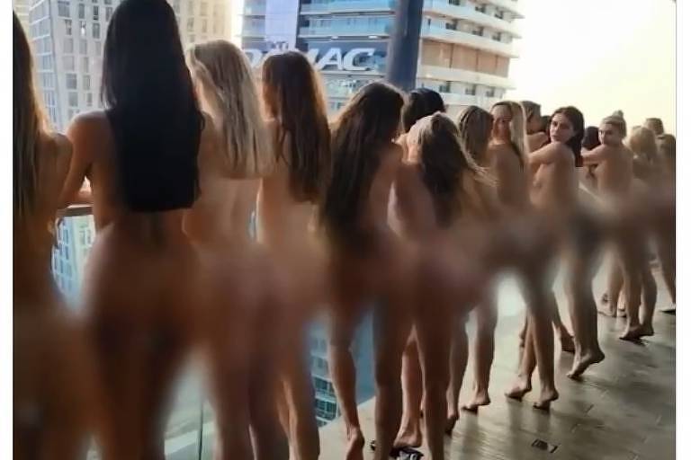 Modelos aparecem nuas em sacada de Dubai