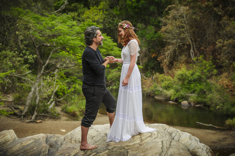 José Alfredo (Alexandre Nero) e Maria Ísis (Marina Ruy Barbosa) se casam no Monte Roraima