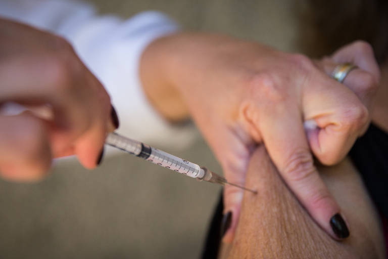 OMS diz a governadores que deve mandar 8 milhões de vacinas contra a Covid-19 até o final de maio