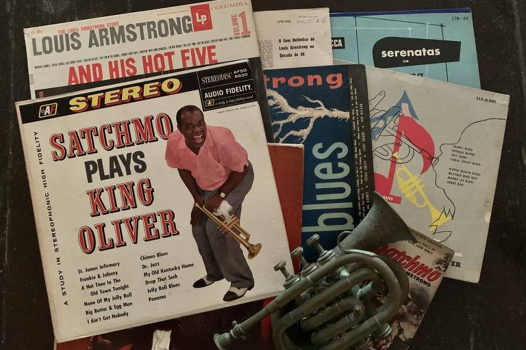 LPs originais de Louis Armstrong lançados no Brasil e um velho cornet de colecionador