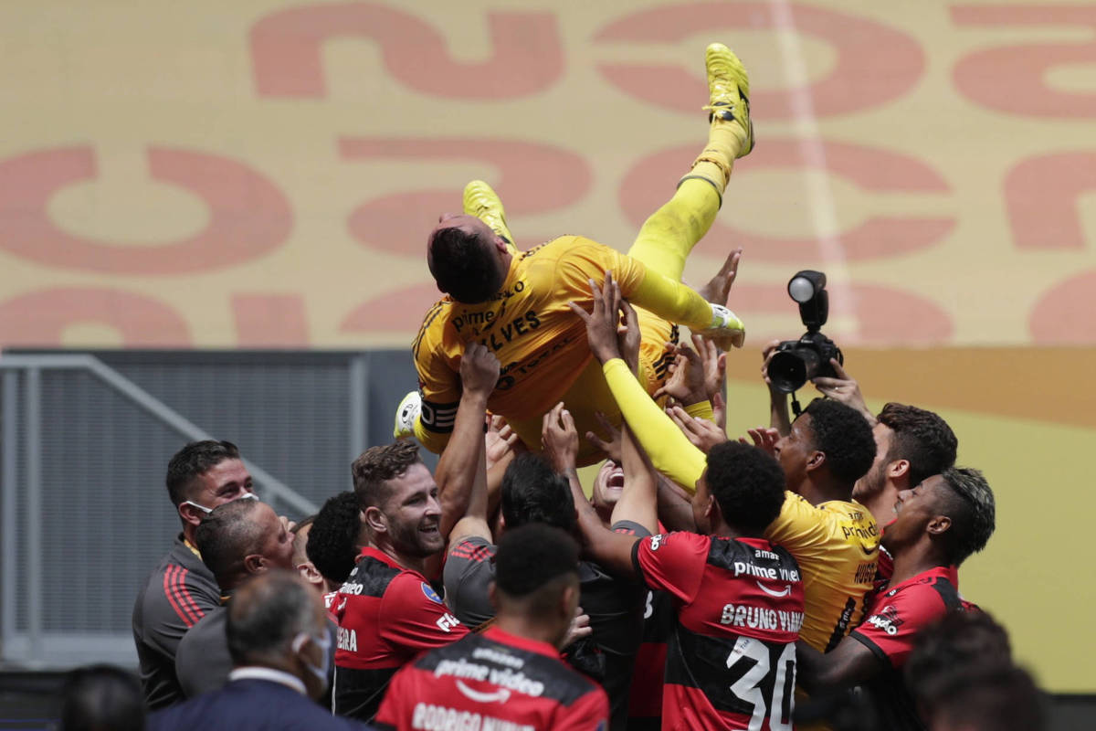 É CAMPEÃO! Nos pênaltis, Flamengo derrota Palmeiras e conquista