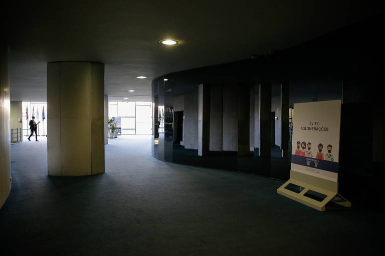 Corredores do Senado Federal vazios por conta da pandemia da Covid-19. O Senado está funcionando de forma remota, com plenário virtual