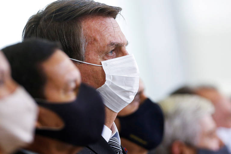 "Agora, no Senado, tem pedido de impeachment de ministro do Supremo. Eu não estou entrando nesta briga, mas tem pedido. Será que a decisão não tem que ser a mesma também, para o Senado botar em pauta o pedido de impeachment de ministro do Supremo?"