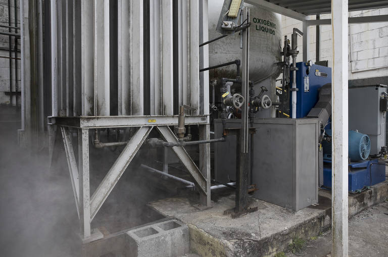Processo de extração de oxigênio medicinal é feito em temperaturas que podem chegar a até 200ºC negativos na Air Products, da Mogi das Cruzes (Grande SP), fornecedora de oxigênio medicinal para unidades de saúde, como o Hospital das Clínicas e Santa Casa, na capital paulista