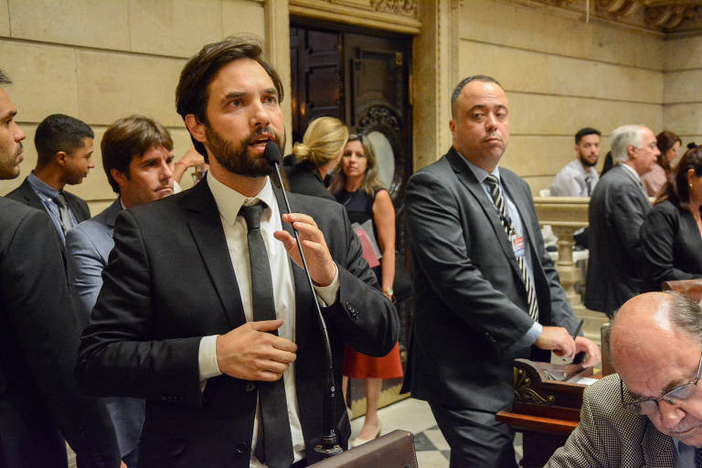 Conselho de Ética da Câmara Municipal do Rio vota a favor da cassação do mandato de Dr. Jairinho