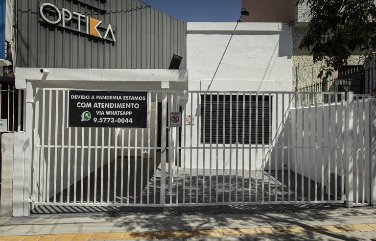 Conhecida por ser um dos bairros mais badalados da cidade, a Vila Madalena sofre uma visível transformação durante a fase mais restritiva de isolamento da pandemia; nas fotos, bares, lojas comerciais e restaurantes que fecharam as portas de vez nos últimos meses 