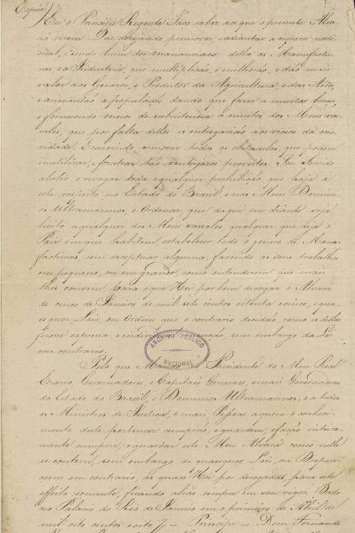 Fac-símile de alvará de 1808, assinado por Dom João VI, que autorizou as fábricas e manufaturas no Brasil. Medida acompanhou a vinda da família real para colônia
